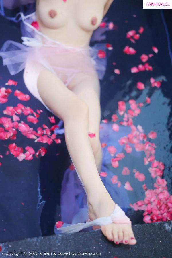   [XiuRen]高清写真图 2025.01.17 No.9778 桃妖夭 浴池美腿第66张图片